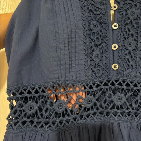 Blue mini dress with lace details - Picture 4 of 5